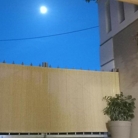 Rania'S House Apartment Aigio Exterior foto
